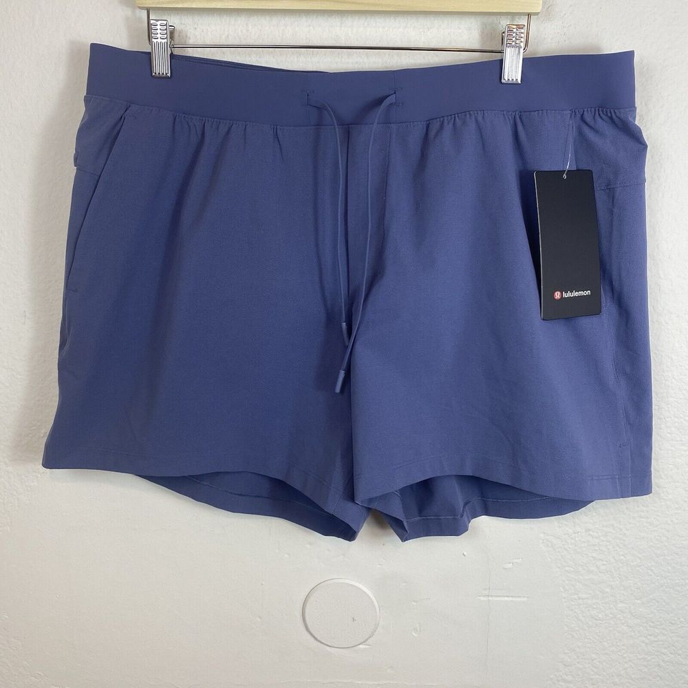 NWT‎ Lululemon Men's 2XL "Zeroed in" Short 5" Inseam Blue Pockets Drawstring
